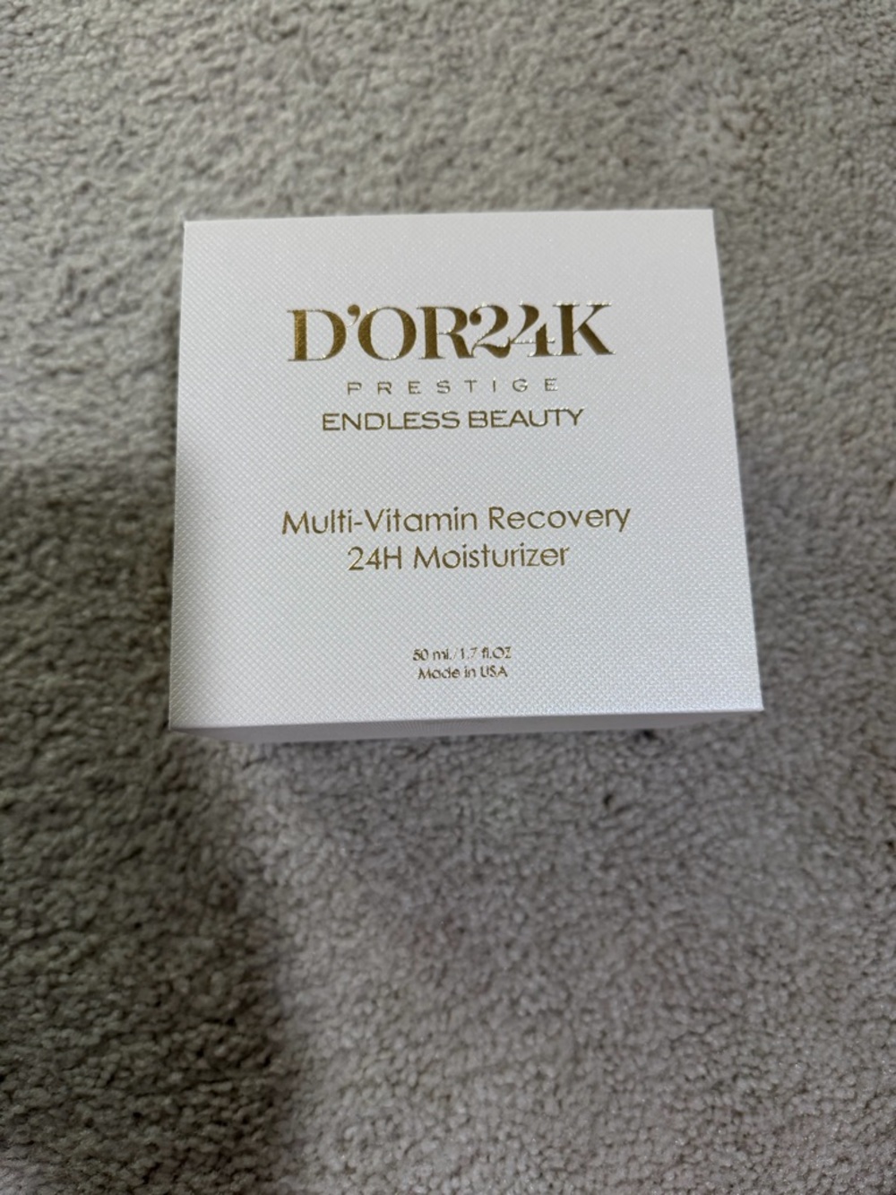 Multi-Vitamin Recovery 24H Moisturizer - White